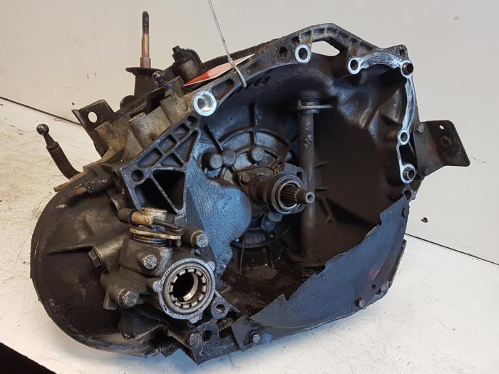 Gebruikte Versnellingsbak Peugeot Expert (224) 1.9D Prijs € 175,00 Margeregeling aangeboden door Autodemontagebedrijf Smit