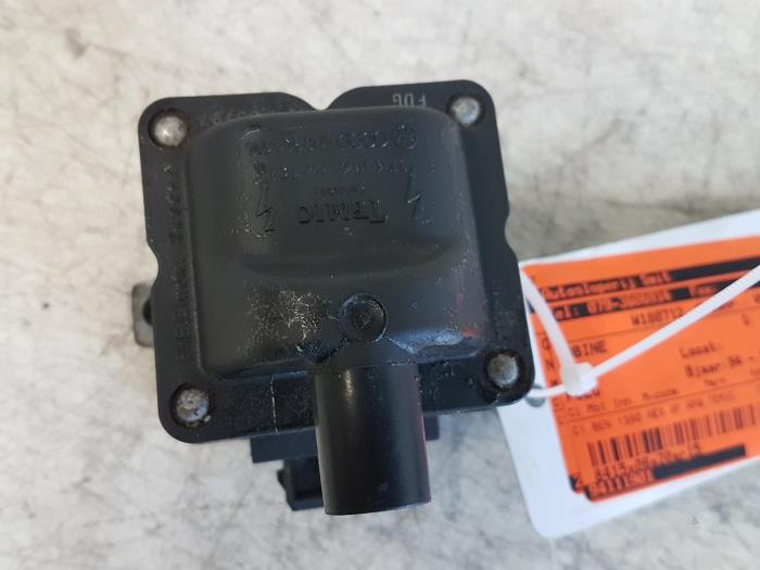 Gebruikte Bobine Volkswagen Polo III (6N1) 1.4i 60 Prijs € 15,00 Margeregeling aangeboden door Autodemontagebedrijf Smit