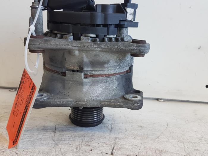 Gebruikte Alternator Volkswagen Golf IV (1J1) 1.9 TDI 100 Prijs € 25,00 Margeregeling aangeboden door Autodemontagebedrijf Smit
