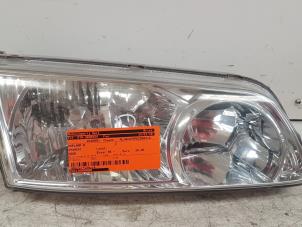 Gebruikte Koplamp rechts Hyundai H200 Prijs € 30,00 Margeregeling aangeboden door Autodemontagebedrijf Smit