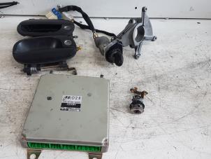 Gebruikte Contactslot + computer Hyundai H200 Prijs € 200,00 Margeregeling aangeboden door Autodemontagebedrijf Smit