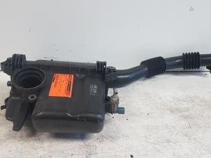 Gebruikte Luchtfilterhuis Toyota Yaris Prijs € 30,00 Margeregeling aangeboden door Autodemontagebedrijf Smit