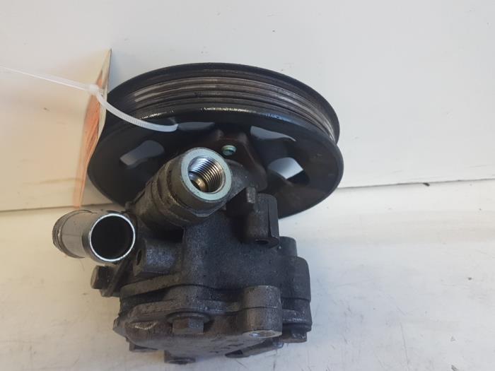 Gebruikte Pomp Servo Volkswagen Passat Prijs € 25,00 Margeregeling aangeboden door Autodemontagebedrijf Smit