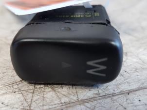 Gebruikte Schakelaar Mercedes V-Klasse Prijs € 25,00 Margeregeling aangeboden door Autodemontagebedrijf Smit