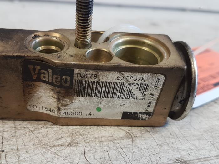 Gebruikte Airco expansieklep Mercedes V-Klasse Prijs € 35,00 Margeregeling aangeboden door Autodemontagebedrijf Smit