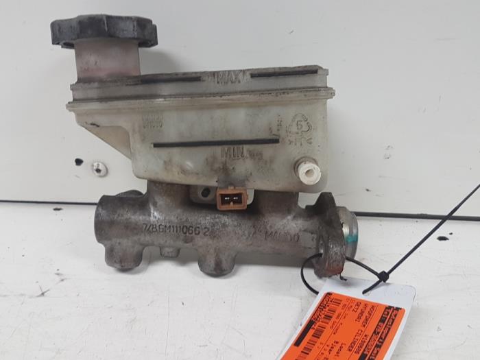 Gebruikte Hoofdremcilinder Hyundai Getz 1.1i 12V Prijs € 20,00 Margeregeling aangeboden door Autodemontagebedrijf Smit