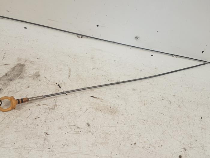 Gebruikte Olie Peilstok Alfa Romeo GT (937) 1.9 JTD 16V Multijet Prijs € 10,00 Margeregeling aangeboden door Autodemontagebedrijf Smit
