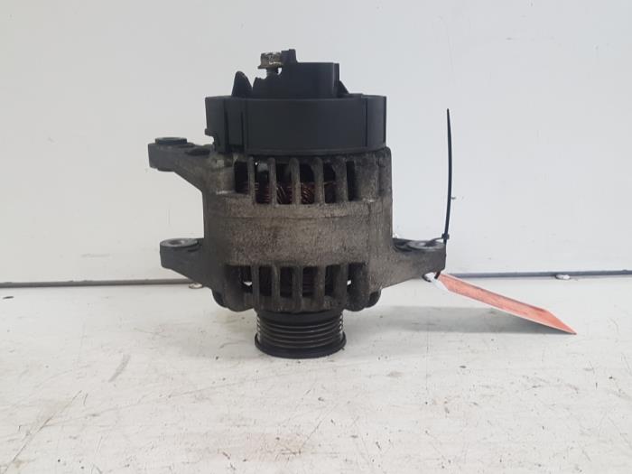 Gebruikte Dynamo Alfa Romeo GT (937) 1.9 JTD 16V Multijet Prijs € 20,00 Margeregeling aangeboden door Autodemontagebedrijf Smit