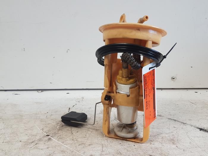 Gebruikte Tank element Pomp BMW 3 serie (E46/4) 320d 16V Prijs € 20,00 Margeregeling aangeboden door Autodemontagebedrijf Smit