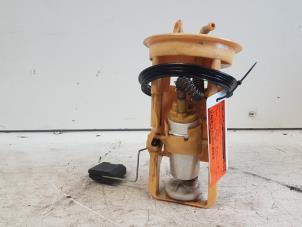 Gebruikte Brandstofpomp Elektrisch BMW 3 serie (E46/4) 320d 16V Prijs € 20,00 Margeregeling aangeboden door Autodemontagebedrijf Smit