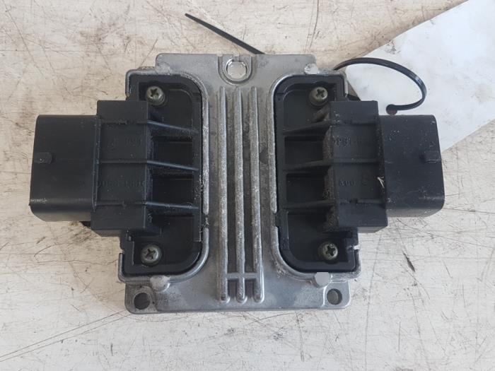 Gebruikte Computer Automatische Bak Opel Signum (F48) 3.2 V6 24V Prijs € 60,00 Margeregeling aangeboden door Autodemontagebedrijf Smit