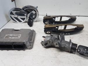 Gebruikte Kontaktslot + computer Volkswagen New Beetle (9C1/9G1) 2.0 Prijs € 150,00 Margeregeling aangeboden door Autodemontagebedrijf Smit