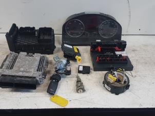 Gebruikte Contactslot + computer Volkswagen Golf V (1K1) 1.9 TDI Prijs € 400,00 Margeregeling aangeboden door Autodemontagebedrijf Smit