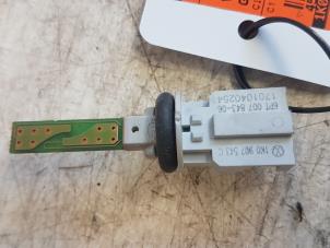 Gebruikte Sensor Temperatuur binnen Volkswagen Golf V (1K1) 1.9 TDI Prijs € 10,00 Margeregeling aangeboden door Autodemontagebedrijf Smit