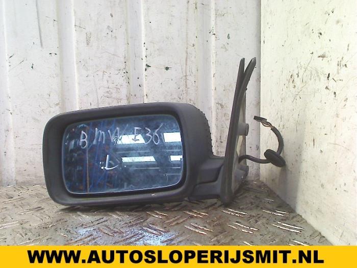 Buitenspiegel links van een BMW 3 serie Compact (E36/5) 318 tds 2000