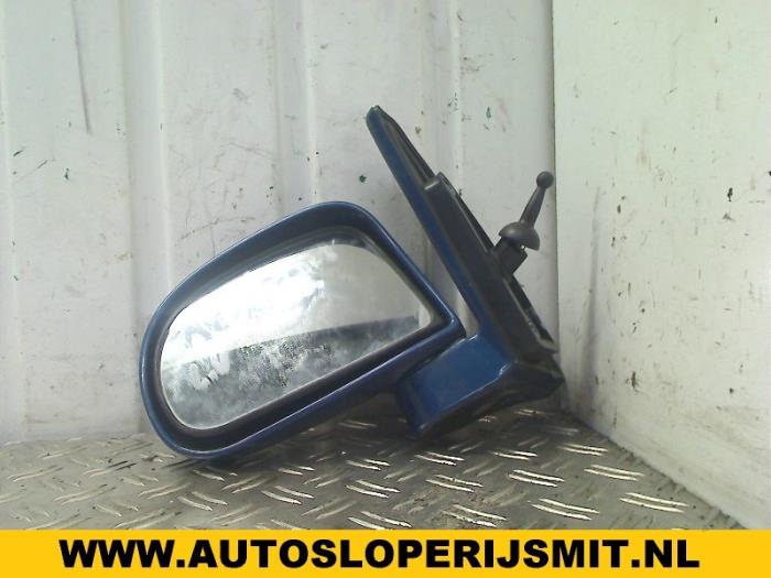 Spiegel Buiten links van een Hyundai Atos 1.0 12V 1999
