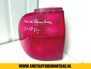 Gebruikte Achterlicht links Seat Alhambra (7V8/9) 1.8 20V Turbo Prijs op aanvraag aangeboden door Autodemontagebedrijf Smit