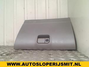 Gebruikte Dashboardkastje Mazda 323 Fastbreak (BJ14) 2.0 DiTD 16V Prijs op aanvraag aangeboden door Autodemontagebedrijf Smit