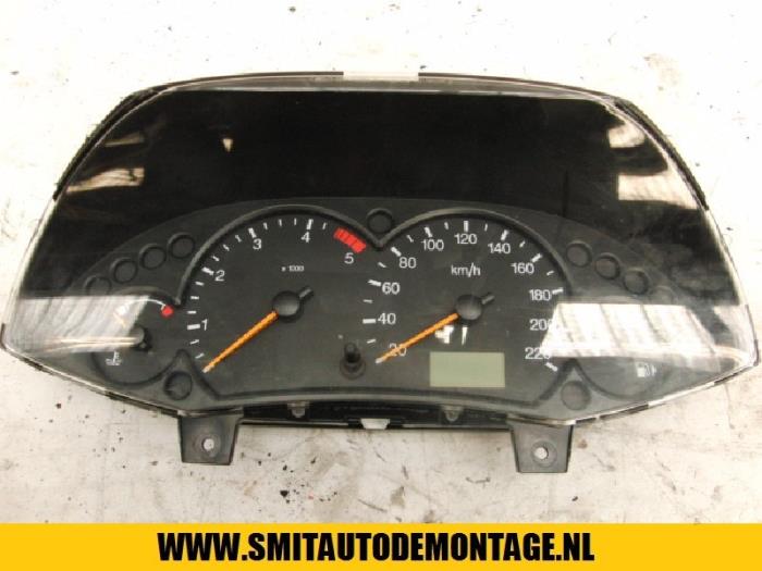 Gebruikte Display Interieur Ford Focus 1 Wagon 1.8 TDCi 115 Prijs op aanvraag aangeboden door Autodemontagebedrijf Smit
