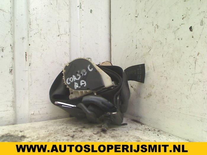 Veiligheidsgordel rechts-achter van een Opel Corsa C (F08/68) 1.7 DI 16V 2002