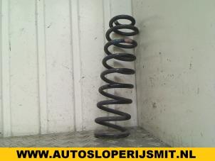 Gebruikte Veerschroef voor Renault Grand Scénic II (JM) 1.9 dCi 120 Prijs op aanvraag aangeboden door Autodemontagebedrijf Smit