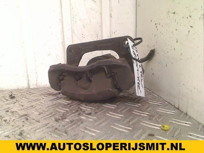 Remklauw (Tang) rechts-voor van een Renault Grand Scénic II (JM) 1.9 dCi 120 2004