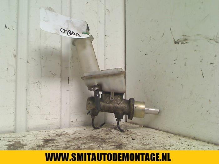 Gebruikte Hoofdremcilinder Fiat Doblo Cargo (223) 1.9 D Prijs € 15,00 Margeregeling aangeboden door Autodemontagebedrijf Smit