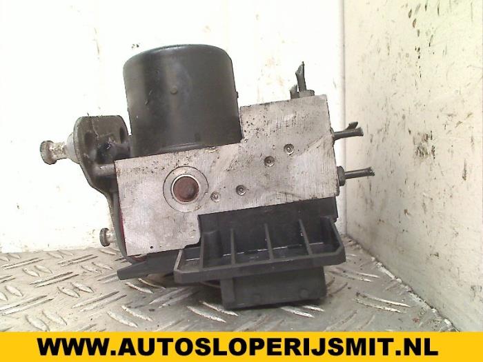 Gebruikte ABS Pomp Mercedes E (W210) 2.9 E-290 TDi Prijs € 50,00 Margeregeling aangeboden door Autodemontagebedrijf Smit