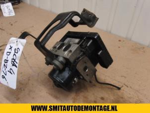 Gebruikte ABS Pomp Volkswagen Golf IV (1J1) 1.9 SDI Prijs op aanvraag aangeboden door Autodemontagebedrijf Smit