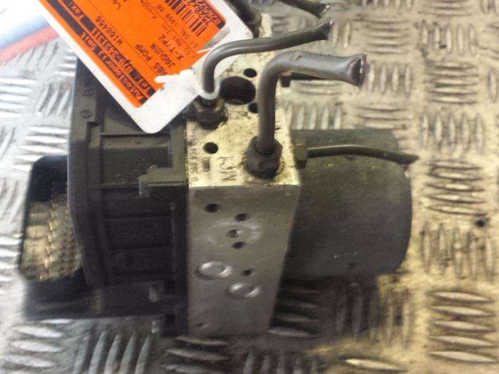 Gebruikte ABS Pomp Jaguar X-type 2.0 D 16V Prijs € 55,00 Margeregeling aangeboden door Autodemontagebedrijf Smit