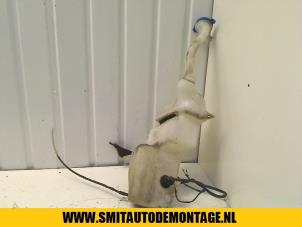 Gebruikte Ruitensproeiertank voor Seat Alhambra (7V8/9) 1.8 20V Turbo Prijs op aanvraag aangeboden door Autodemontagebedrijf Smit