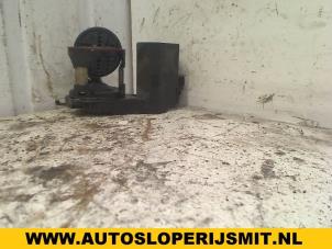 Gebruikte Gasklephuis BMW 3 serie Compact (E36/5) 318 tds Prijs op aanvraag aangeboden door Autodemontagebedrijf Smit