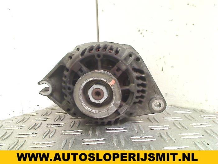 Gebruikte Dynamo Peugeot 306 (7A/C/S) 1.8i XT,ST Prijs op aanvraag aangeboden door Autodemontagebedrijf Smit