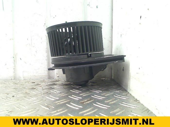Kachel Ventilatiemotor van een Seat Cordoba Facelift (6C2/6K2) 1.6 2000