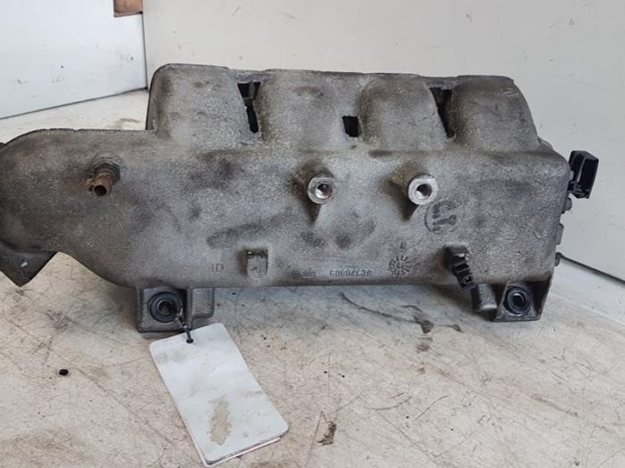 Inlaatspruitstuk van een Alfa Romeo GTV 1996