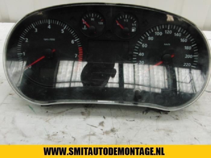 Gebruikte Display Interieur Seat Toledo Prijs op aanvraag aangeboden door Autodemontagebedrijf Smit