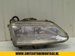 Gebruikte Rechter Koplamp Renault Espace Prijs € 60,00 Margeregeling aangeboden door Autodemontagebedrijf Smit