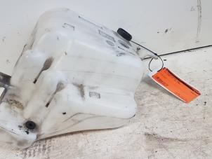 Gebruikte Ruitensproeiertank voor Alfa Romeo GTV Prijs € 15,00 Margeregeling aangeboden door Autodemontagebedrijf Smit