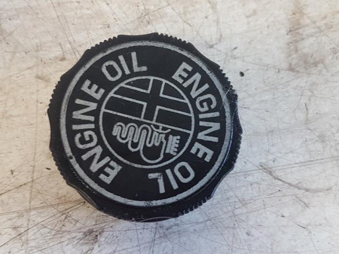 Oliedop van een Alfa Romeo GTV 1996