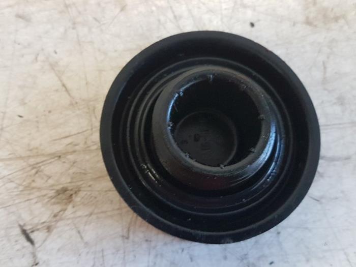 Oliedop van een Alfa Romeo GTV 1996