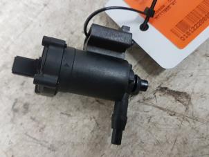 Gebruikte Vacuumpomp (Diesel) Mercedes C (W203) 2.0 C-200K 16V Prijs € 15,00 Margeregeling aangeboden door Autodemontagebedrijf Smit