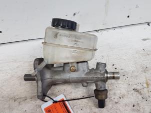 Gebruikte Hoofdremcilinder Mercedes C (W203) 2.0 C-200K 16V Prijs € 20,00 Margeregeling aangeboden door Autodemontagebedrijf Smit