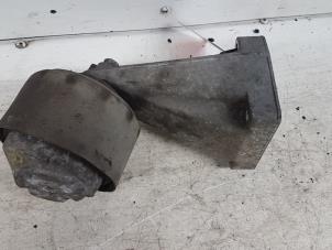 Gebruikte Motorsteun Mercedes C (W203) 2.0 C-200K 16V Prijs € 30,00 Margeregeling aangeboden door Autodemontagebedrijf Smit