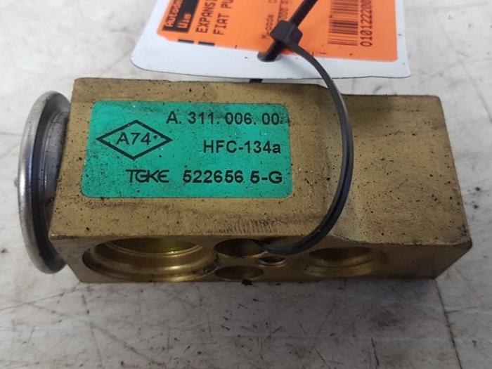 Gebruikte Airco expansieklep Fiat Grande Punto (199) 1.4 Prijs € 30,00 Margeregeling aangeboden door Autodemontagebedrijf Smit