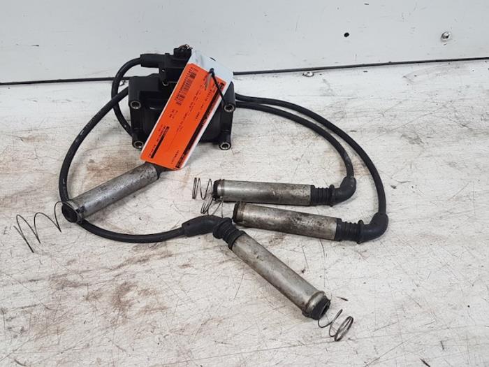 Gebruikte Bobine Ford Fiesta 5 (JD/JH) 1.3 Prijs € 15,00 Margeregeling aangeboden door Autodemontagebedrijf Smit