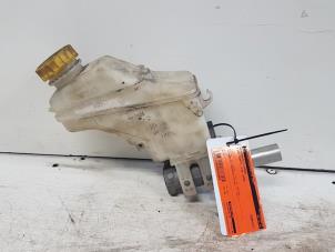 Gebruikte Hoofdremcilinder Fiat Grande Punto (199) 1.2 Prijs € 10,00 Margeregeling aangeboden door Autodemontagebedrijf Smit