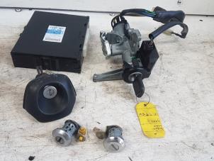 Gebruikte Contactslot + computer Suzuki Alto (RF410) 1.1 16V Prijs € 110,00 Margeregeling aangeboden door Autodemontagebedrijf Smit