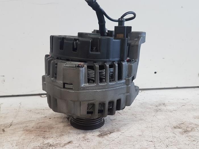 Gebruikte Dynamo Volkswagen Passat Variant (3B5) 1.8 T 20V Prijs € 35,00 Margeregeling aangeboden door Autodemontagebedrijf Smit