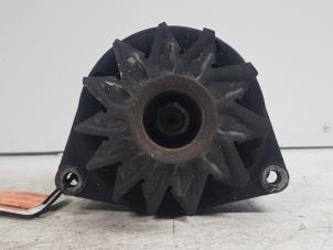 Gebruikte Dynamo Mercedes E (W124) 3.0 300 E Prijs € 30,00 Margeregeling aangeboden door Autodemontagebedrijf Smit