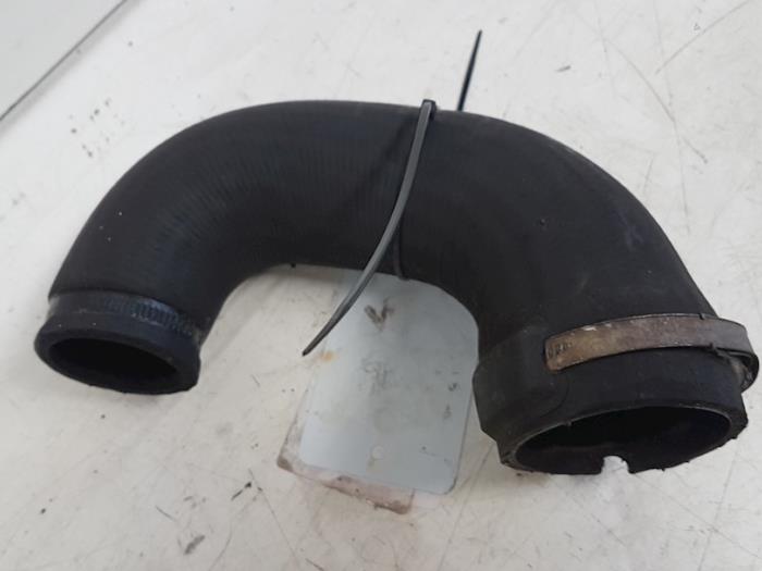 Gebruikte Intercooler Slang Opel Vectra C 2.2 DTI 16V Prijs € 25,00 Margeregeling aangeboden door Autodemontagebedrijf Smit
